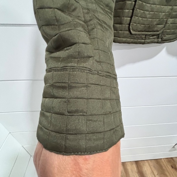 Vintage Harve Benard green quilted button up jacket est. size small - Picture 9 of 16